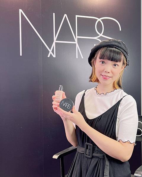 NARS 裸光肌萃粉底精華 小光瓶 裸光蜜粉餅 小白餅18