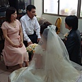 have a kneeling position in front of bride's parents.JPG