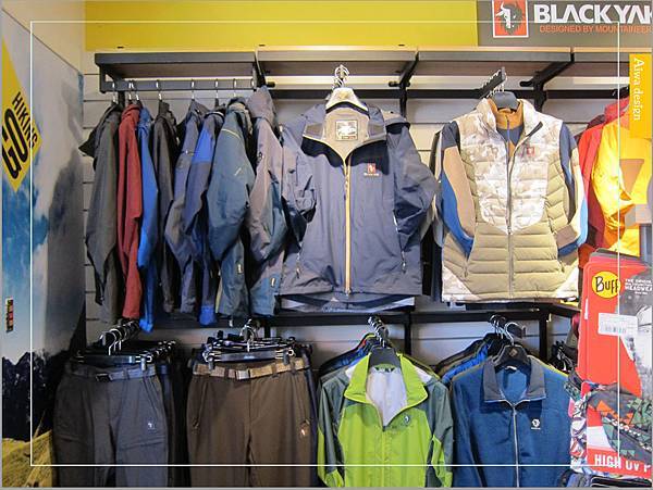 【GoHiking穿搭】旅遊運動都實穿！Black Yak 兼具舒服和時尚的休閒LOOK-09.jpg