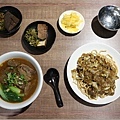 【新豐美食週記】吳媽媽沙茶咖哩炒麵，超推原汁牛肉麵+牛筋麵，麻香百頁豆腐非常入味Q彈-16.jpg