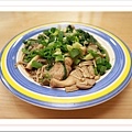 【新竹美食週記】亘記牛肉麵(亘記滷味工坊)，CHOICE等級的牛肉，佈均勻的油花，肉質上鮮嫩。冰鎮滷味，好吃不油膩-23.jpg