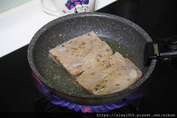 【宅配美食到你家】小花米食行「鹅油香葱芋头糕」，大量芋头与米