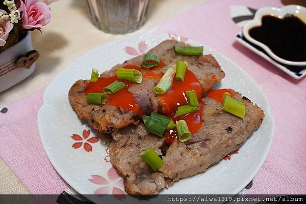 【宅配美食到你家】小花米食行「鹅油香葱芋头糕」，大量芋头与米