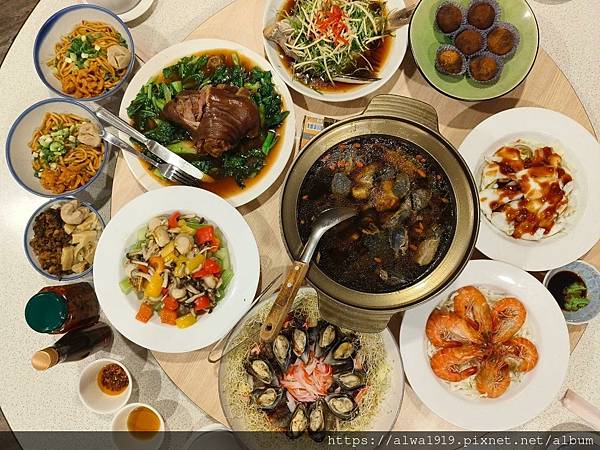 【新竹年菜推荐】傻瓜面创意料理，怀旧复古餐厅。平价合菜餐厅，
