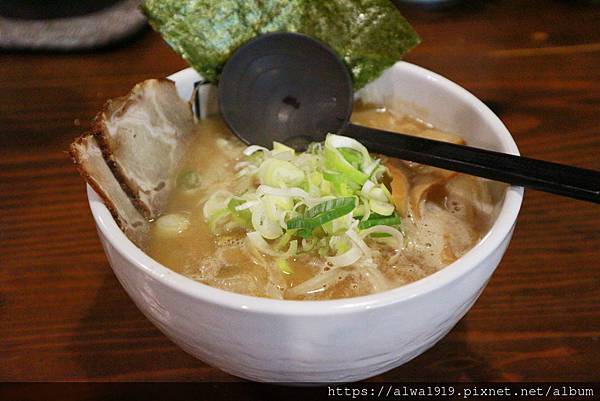 【沖繩食記分享】追風丸拉麵，來自北海道的白味噌拉麵，味道好濃