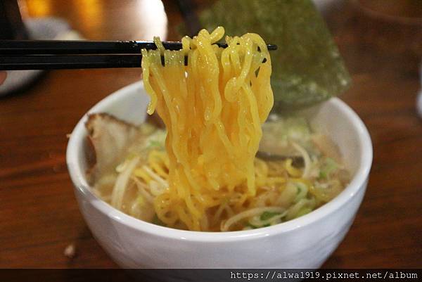 【沖繩食記分享】追風丸拉麵，來自北海道的白味噌拉麵，味道好濃