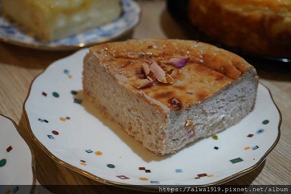 【桃園伴手禮】拾瑞咖啡烘培:巴斯克蛋糕專賣店,料好實在!精品