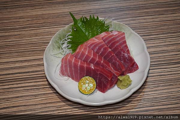 【竹北必吃日本料理推荐】渔市大众食堂：进击的黑鲔丼，丰盛又美