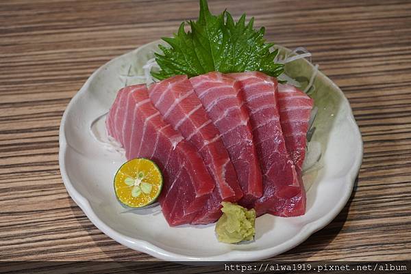 【竹北必吃日本料理推荐】渔市大众食堂：进击的黑鲔丼，丰盛又美