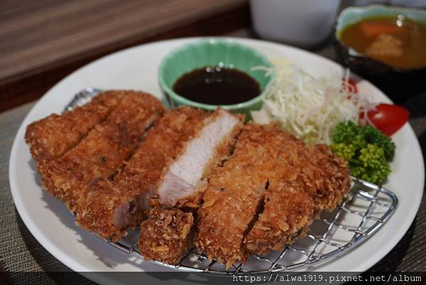 【竹北必吃日本料理推荐】渔市大众食堂：进击的黑鲔丼，丰盛又美