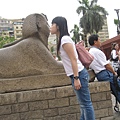 Ting-Yao kiss the Sphinx.jpg