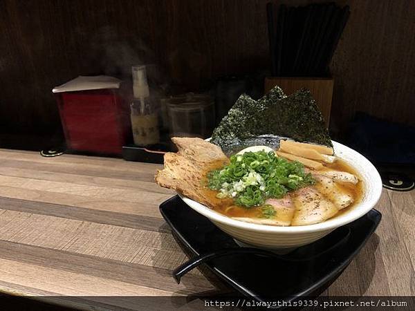 [食記] 台北中山 吃到飽的鷹流東京醬油拉麵鷹丸