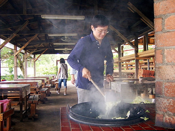 用餐.jpg 用餐.jpg