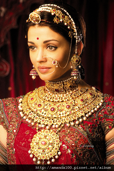 aishwarya-rai-in-jodhaa-akbar.jpg