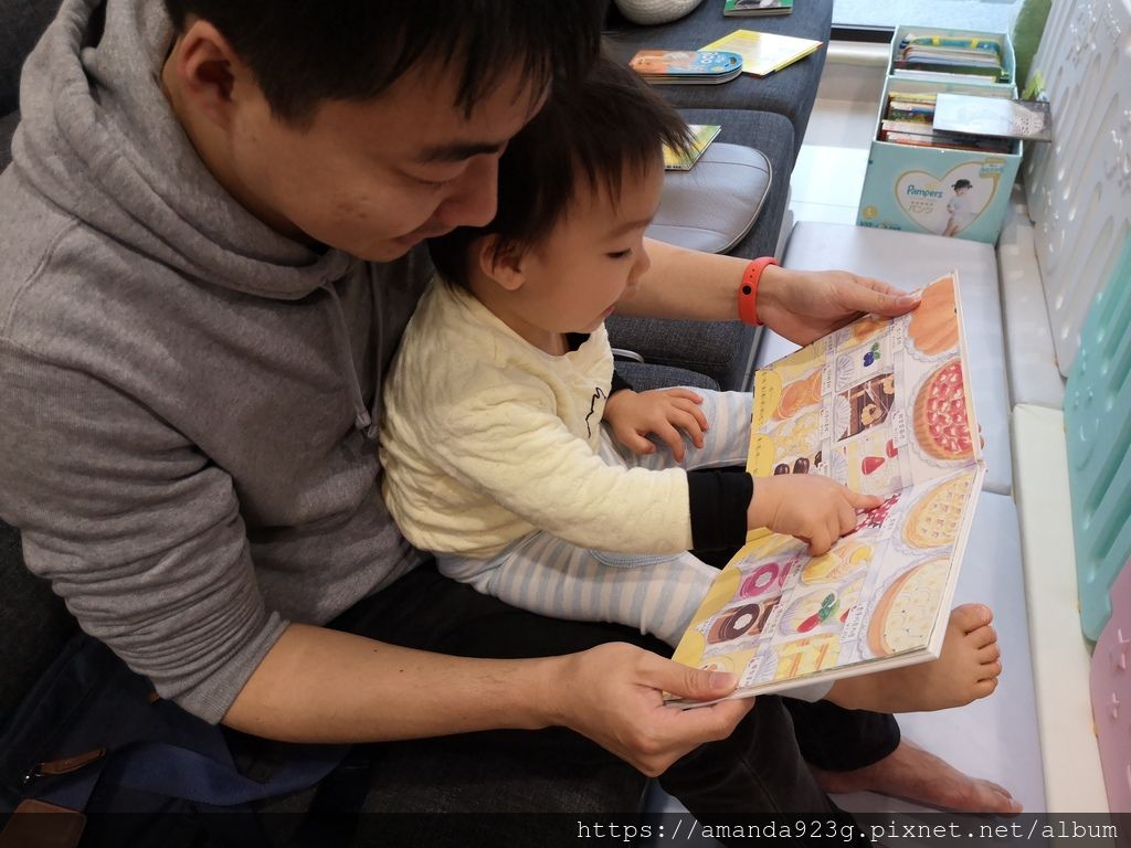 【育兒心得】 0-2歲親子共讀 中英文書單分享 【育兒心得】 0-2歲親子共讀 中英文書單分享