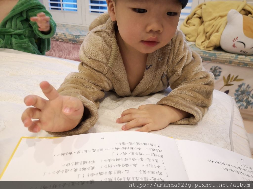 【育兒心得】 0-2歲親子共讀 中英文書單分享 【育兒心得】 0-2歲親子共讀 中英文書單分享