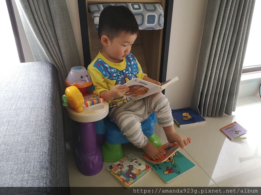 【育兒心得】 0-2歲親子共讀 中英文書單分享 【育兒心得】 0-2歲親子共讀 中英文書單分享