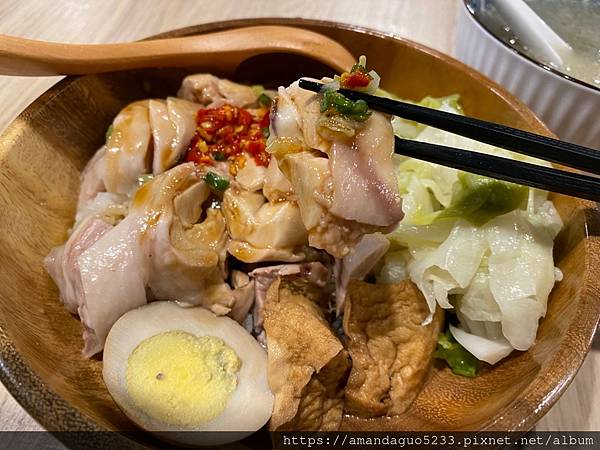 ｜食記-台北市信義區｜老哥雞肉飯乾拌麵｜捷運市府站新開幕人氣