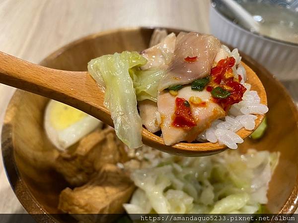 ｜食記-台北市信義區｜老哥雞肉飯乾拌麵｜捷運市府站新開幕人氣