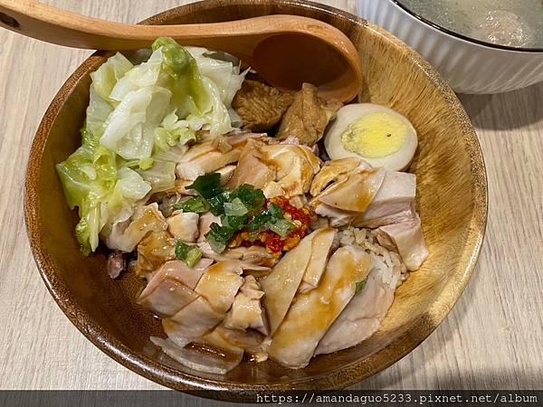 ｜食記-台北市信義區｜老哥雞肉飯乾拌麵｜捷運市府站新開幕人氣