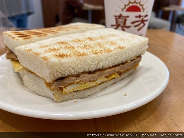 ｜食記-台北市信義區｜真芳碳烤土司(市府店)｜簡單卻不簡單的