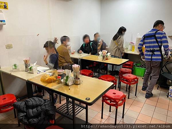 ｜食記-新北市中和區｜蕭家下港脆皮臭豆腐｜中和站銅板排隊美食