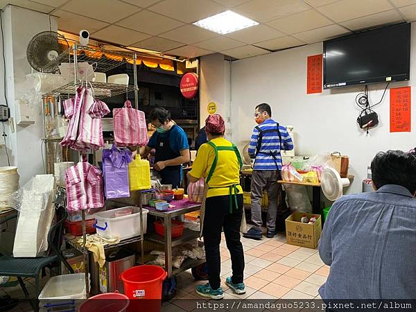 ｜食記-新北市中和區｜蕭家下港脆皮臭豆腐｜中和站銅板排隊美食