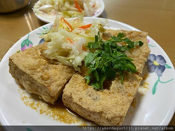 ｜食記-新北市中和區｜蕭家下港脆皮臭豆腐｜中和站銅板排隊美食