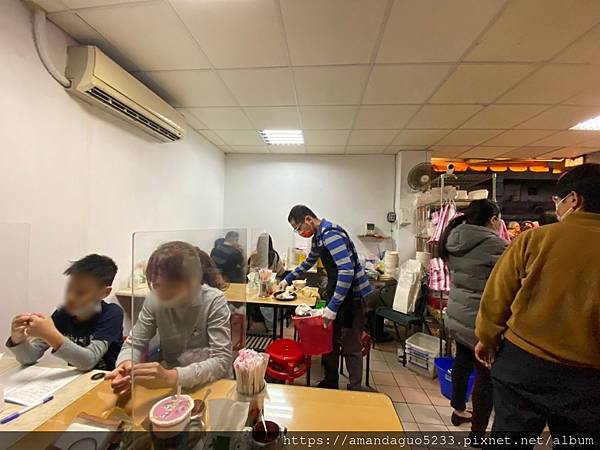 ｜食記-新北市中和區｜蕭家下港脆皮臭豆腐｜中和站銅板排隊美食