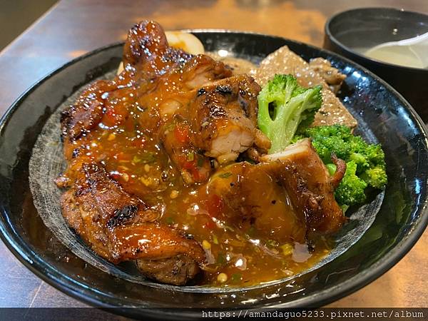 ｜食記-台北市信義區｜烤師傅烤肉飯｜永吉路飄香烤肉飯，和風雞