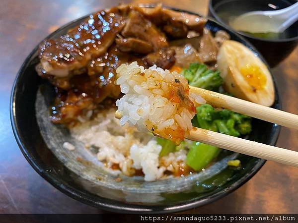 ｜食記-台北市信義區｜烤師傅烤肉飯｜永吉路飄香烤肉飯，和風雞