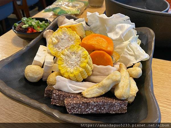 ｜食記-台北市大安區｜肉多多火鍋（大安大安店）｜肉多多火鍋插