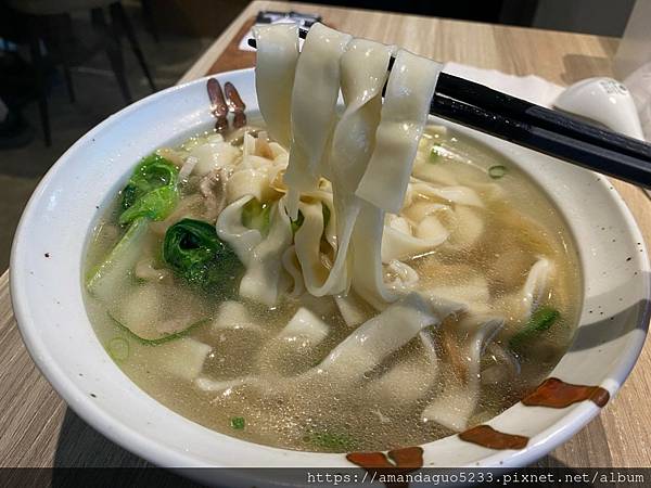 ｜食記-台北市信義區｜餃子樂(信義店)｜30年水餃老店的華麗