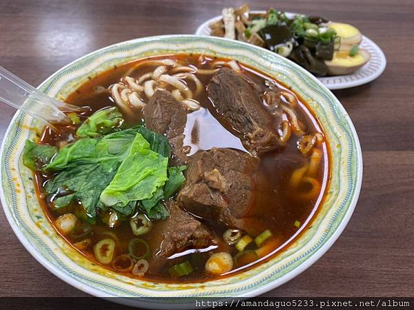 ｜食記-台北市信義區｜小陳牛肉麵｜永春站人氣牛肉麵，湯濃肉大