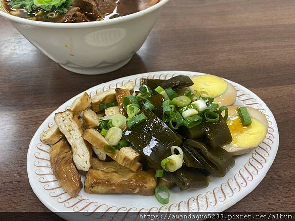 ｜食記-台北市信義區｜小陳牛肉麵｜永春站人氣牛肉麵，湯濃肉大