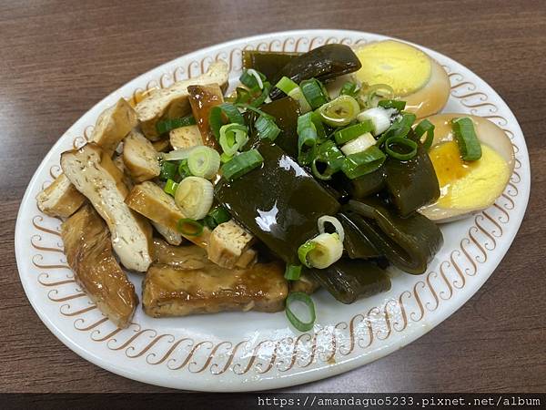 ｜食記-台北市信義區｜小陳牛肉麵｜永春站人氣牛肉麵，湯濃肉大