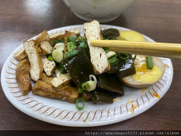 ｜食記-台北市信義區｜小陳牛肉麵｜永春站人氣牛肉麵，湯濃肉大