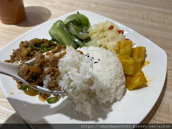 ｜食記-台北市信義區｜皇泰泰 泰國船麵｜新開幕！泰國人開的泰