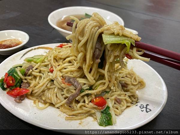 ｜食記-台北市大安區｜老李牛雜｜通化夜市人氣牛肉料理，整個牆