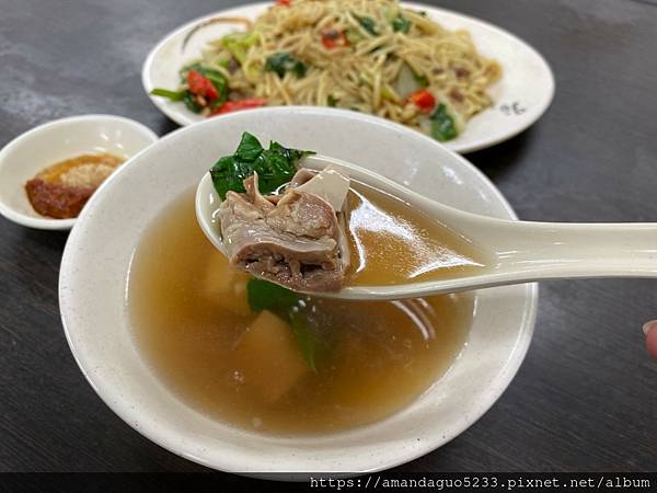 ｜食記-台北市大安區｜老李牛雜｜通化夜市人氣牛肉料理，整個牆