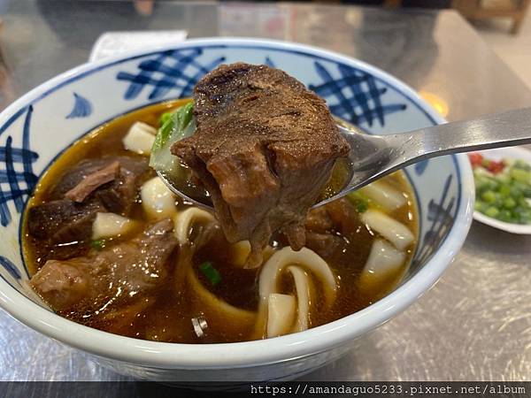 ｜食記-台北市信義區｜老王原汁牛肉麵｜不用自賣自誇，湯汁濃郁