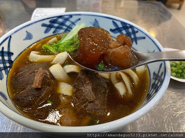 ｜食記-台北市信義區｜老王原汁牛肉麵｜不用自賣自誇，湯汁濃郁