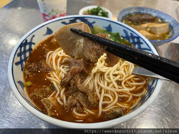 ｜食記-台北市信義區｜老王原汁牛肉麵｜不用自賣自誇，湯汁濃郁