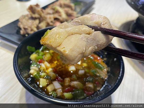 ｜食記-新北市新莊區｜雅香石頭火鍋(新莊店)｜隱身在二樓的老