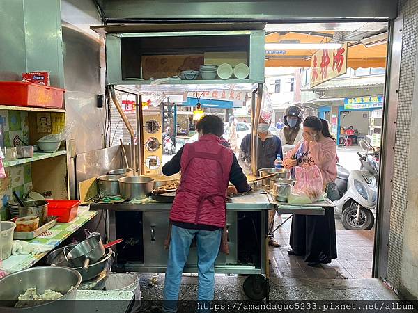 ｜食記-台北市信義區｜(永春市場)米粉湯｜永春市場人氣平價米