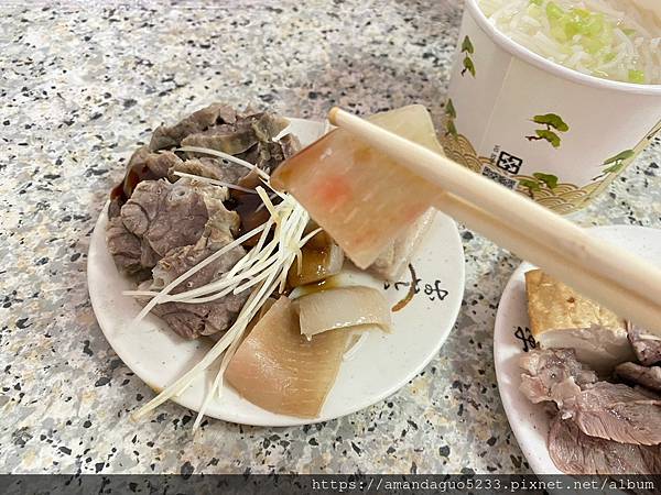 ｜食記-台北市信義區｜(永春市場)米粉湯｜永春市場人氣平價米