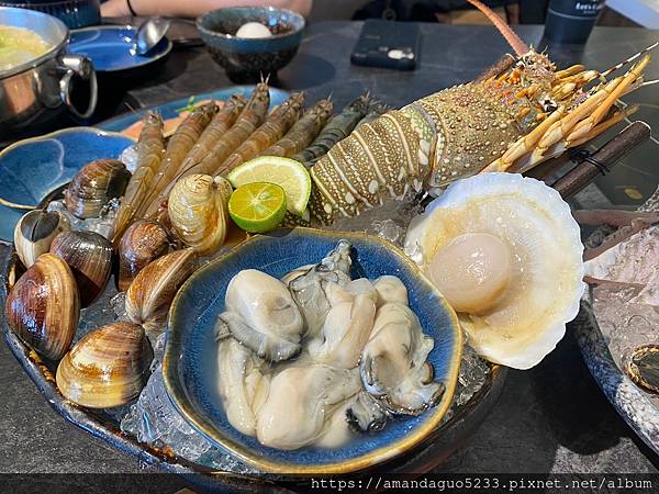 ｜食記-宜蘭縣頭城鎮｜七度鍋物｜在地人也推的火鍋店！空間挑高