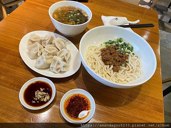 ｜食記-台北市信義區｜翟九麵食館(遠百信義A13)｜來自眷村