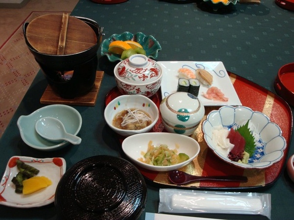 少量多樣的定食..想念北海道啊~