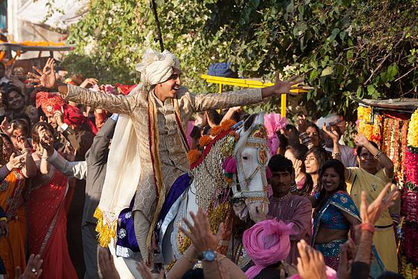 dev-patel-_-the-second-best-exotic-marigold-hotel_